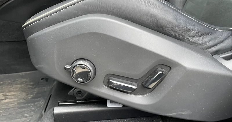 Volvo XC 60 cena 144900 przebieg: 60000, rok produkcji 2019 z Zabłudów małe 781